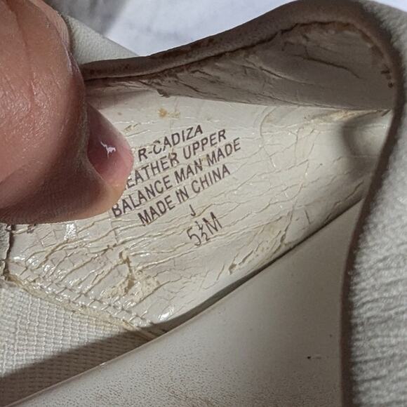 Vtg Y2K Nine West White Leather Toe Loop Low Wedge Summer Slide Sandals Sz 5.5 - Picture 9 of 10